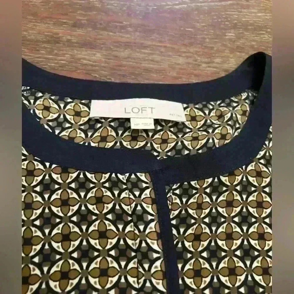 LOFT sleeveless top - Picture 2 of 2